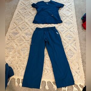 Women’s Cherokee, scrubs petite